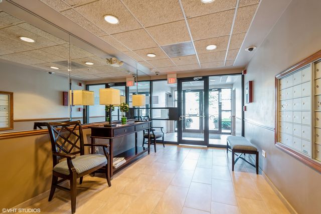 5005 Warren Street 308, Skokie, IL 60076