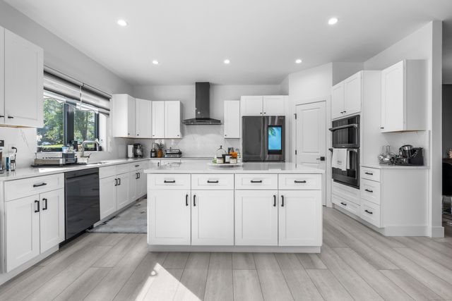 6 Vinnie Drive, Wethersfield, CT 06109