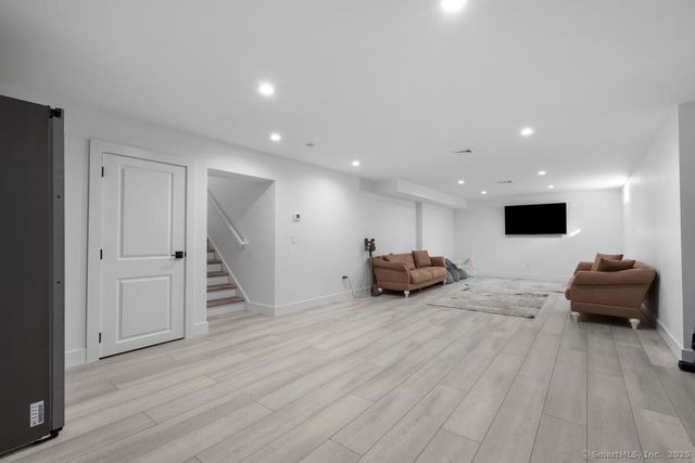 6 Vinnie Drive, Wethersfield, CT 06109