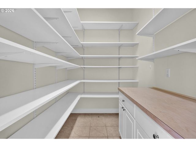 5816 MARTIN Rd, Florence, OR 97439