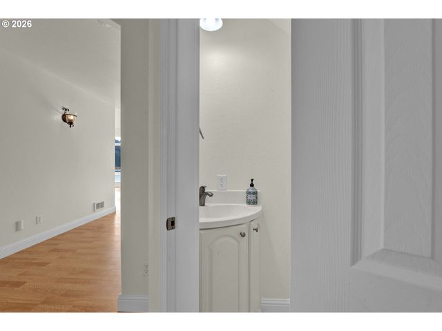 5816 MARTIN Rd, Florence, OR 97439