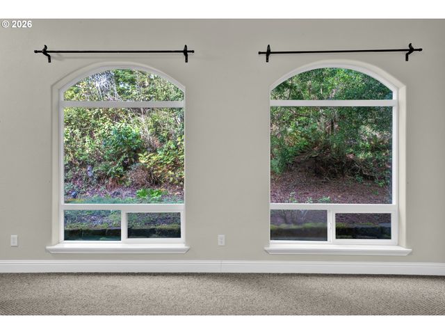 5816 MARTIN Rd, Florence, OR 97439