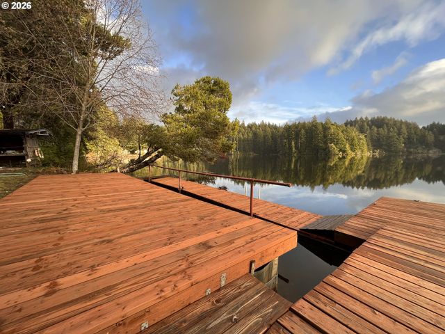 5816 MARTIN Rd, Florence, OR 97439