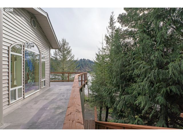 5816 MARTIN Rd, Florence, OR 97439