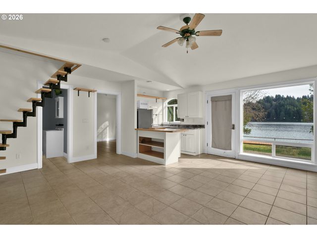 5816 MARTIN Rd, Florence, OR 97439