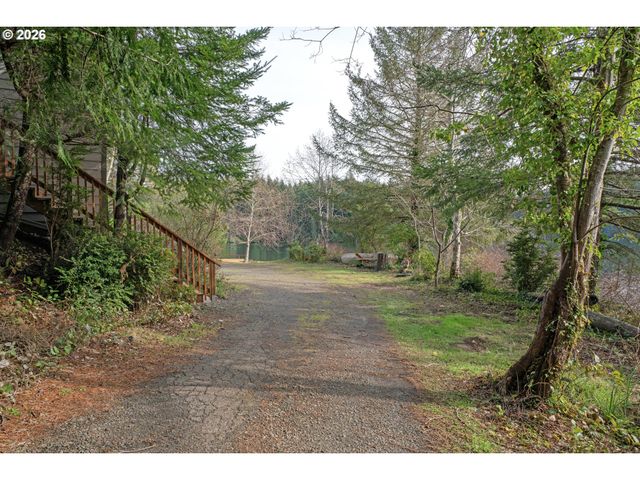 5816 MARTIN Rd, Florence, OR 97439