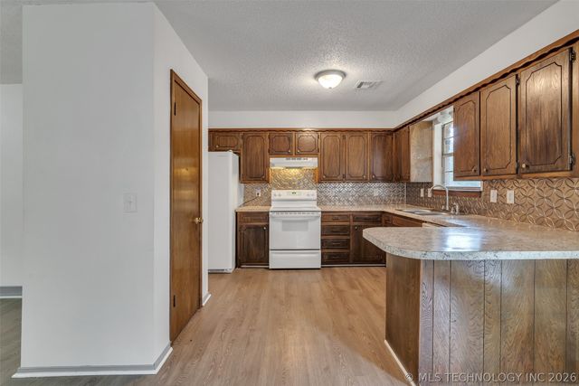 18406 S 55th E, Warner, OK 74469