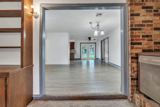 18406 S 55th E, Warner, OK 74469