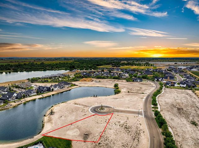 21562 Lake Fork Pt, Star, ID 83669