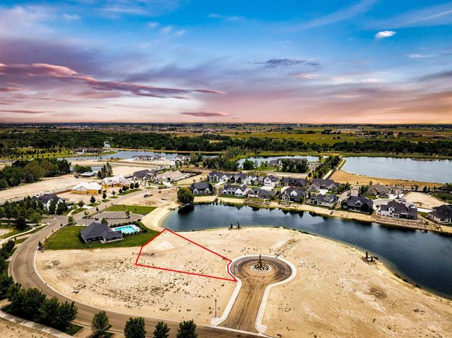 21562 Lake Fork Pt, Star, ID 83669
