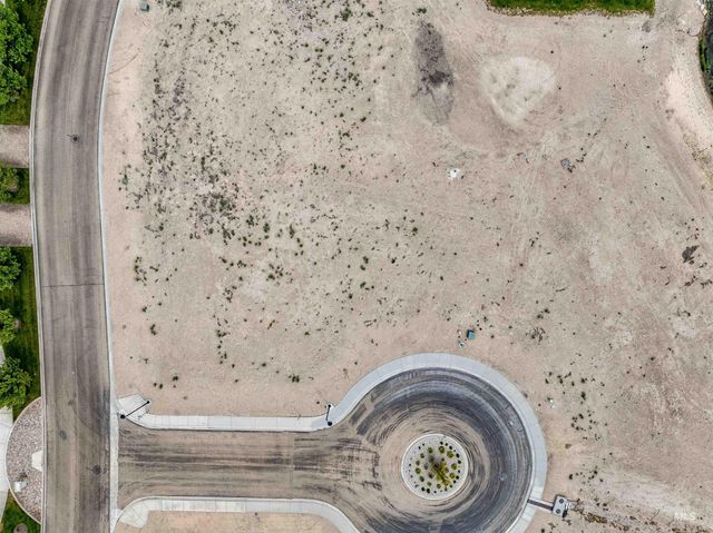 21562 Lake Fork Pt, Star, ID 83669