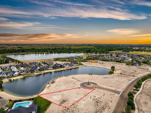 21562 Lake Fork Pt, Star, ID 83669