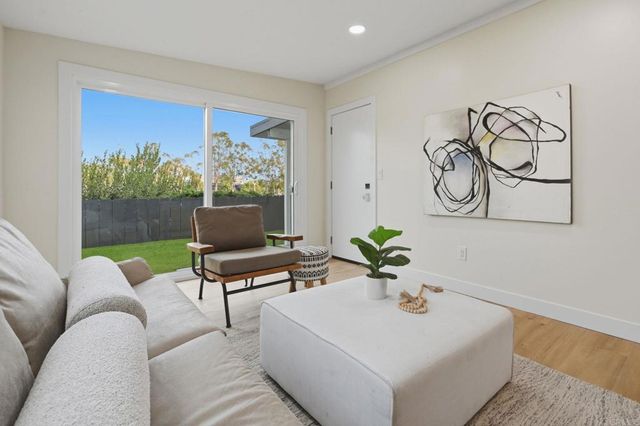 7079 Enders Avenue, San Diego, CA 92122