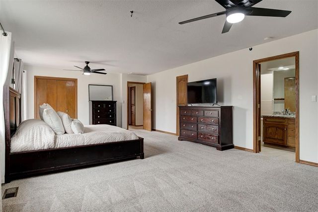 1839 E Pleasantview Lane, Mustang, OK 73064