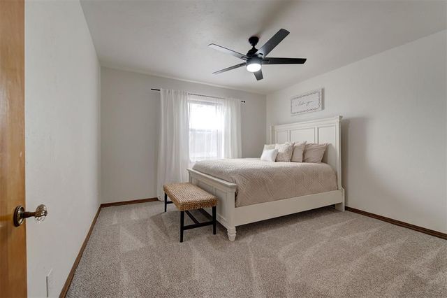 1839 E Pleasantview Lane, Mustang, OK 73064