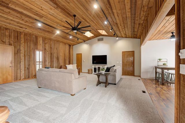 1839 E Pleasantview Lane, Mustang, OK 73064