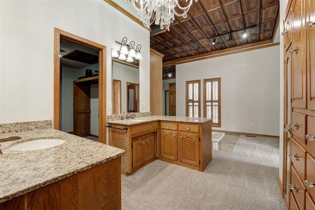 1839 E Pleasantview Lane, Mustang, OK 73064