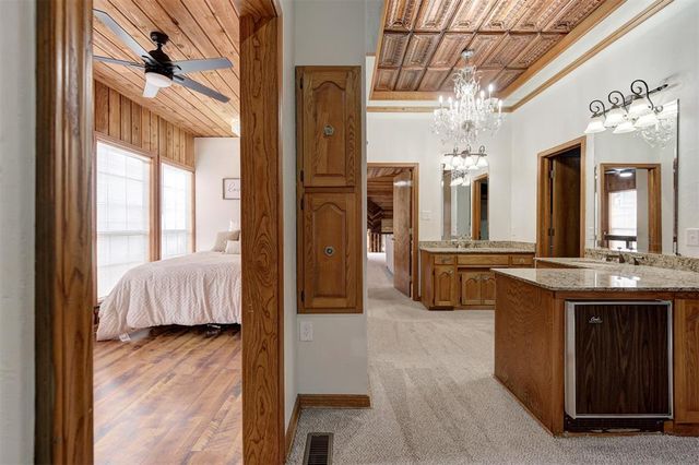 1839 E Pleasantview Lane, Mustang, OK 73064