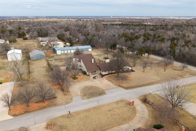 1839 E Pleasantview Lane, Mustang, OK 73064