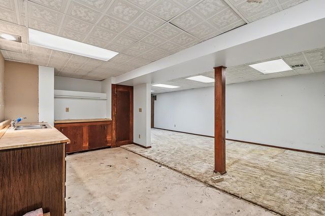 2446 N Coolidge Ave, Wichita, KS 67204