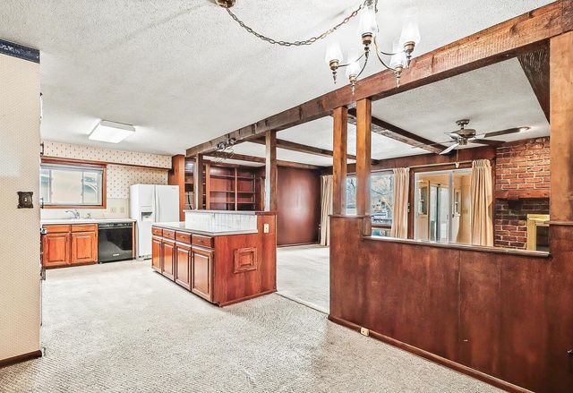 2446 N Coolidge Ave, Wichita, KS 67204