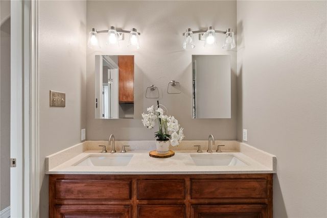 6821 Round Table St, Corpus Christi, TX 78414