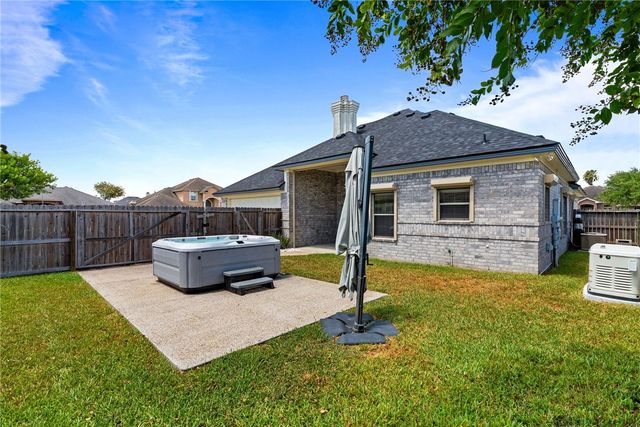 6821 Round Table St, Corpus Christi, TX 78414