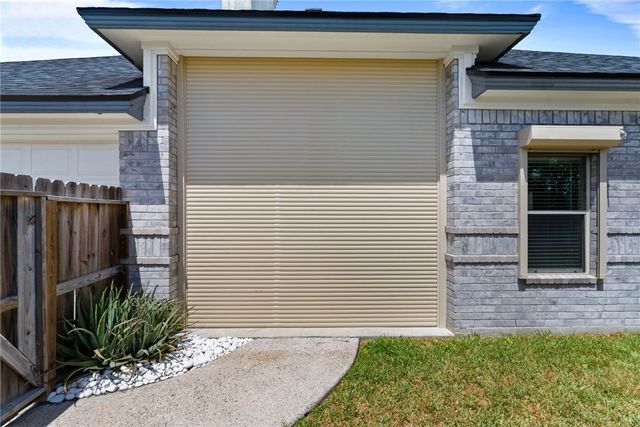 6821 Round Table St, Corpus Christi, TX 78414