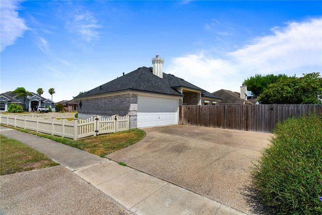 6821 Round Table St, Corpus Christi, TX 78414