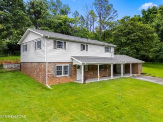 1423 E East Jackson Circle, Morristown, TN 37813