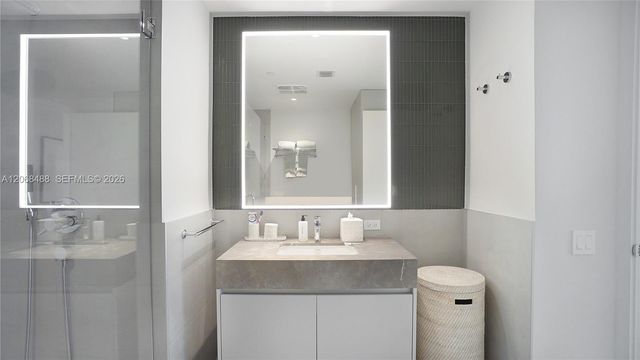 500 Alton Road 3605, Miami Beach, FL 33139