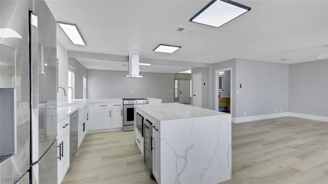 6556 Mount Roy Lane, Las Vegas, NV 89156