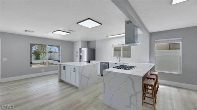 6556 Mount Roy Lane, Las Vegas, NV 89156