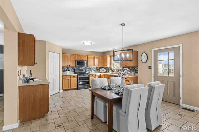 70 Willow Springs Drive, Moscow Mills, MO 63362