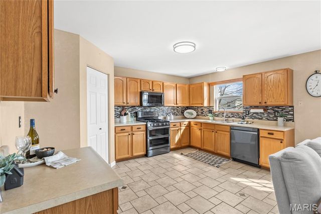 70 Willow Springs Drive, Moscow Mills, MO 63362