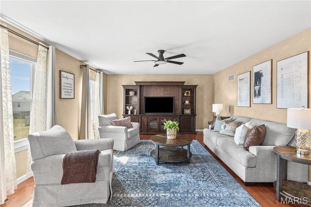 70 Willow Springs Drive, Moscow Mills, MO 63362