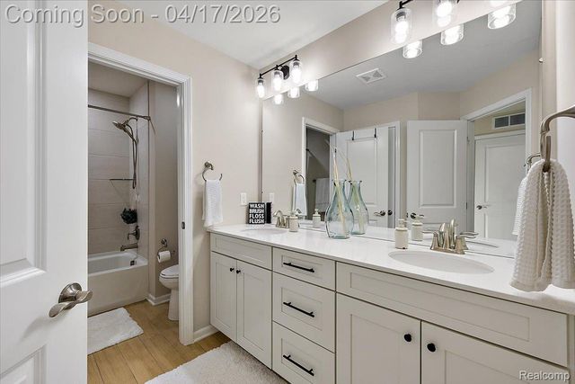 20942 Torbay Drive, Lyon Charter Township, MI 48167