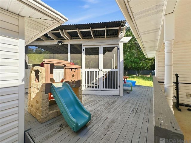 8077 Carlton Roberts Blvd, Denham Springs, LA 70726
