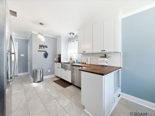 8077 Carlton Roberts Blvd, Denham Springs, LA 70726