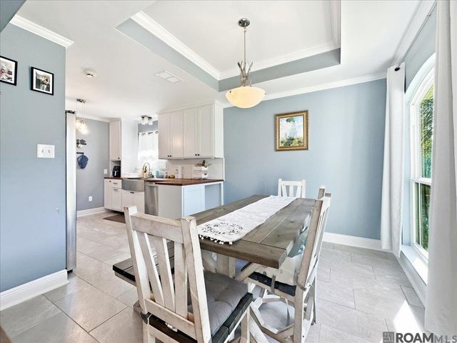 8077 Carlton Roberts Blvd, Denham Springs, LA 70726