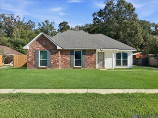 8077 Carlton Roberts Blvd, Denham Springs, LA 70726
