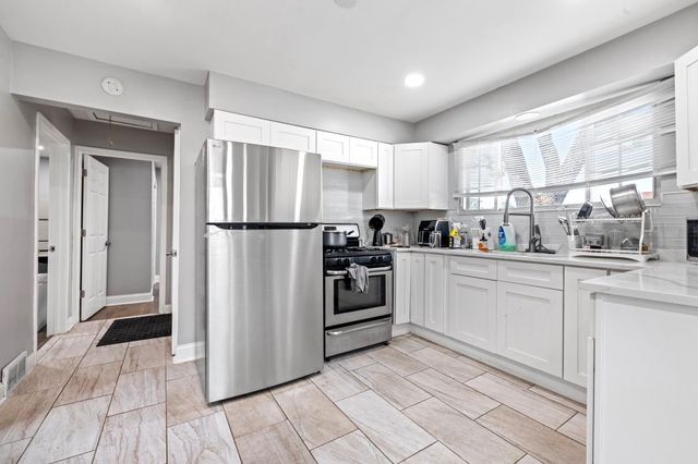 4800 S Lavergne Avenue, Chicago, IL 60638