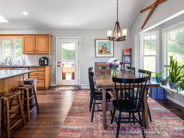 15 Tiffany Lane, Asheville, NC 28804
