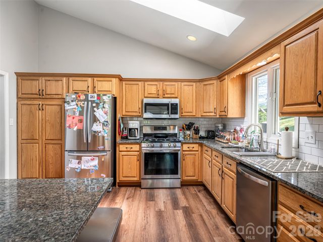 15 Tiffany Lane, Asheville, NC 28804
