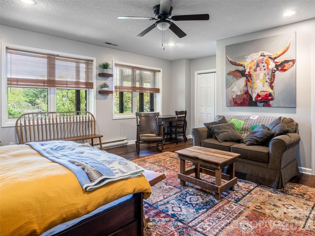 15 Tiffany Lane, Asheville, NC 28804