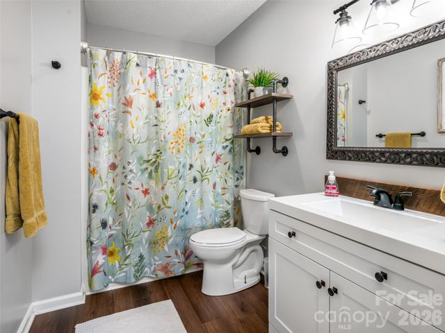 15 Tiffany Lane, Asheville, NC 28804