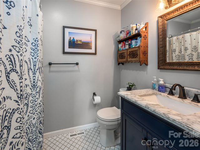 15 Tiffany Lane, Asheville, NC 28804
