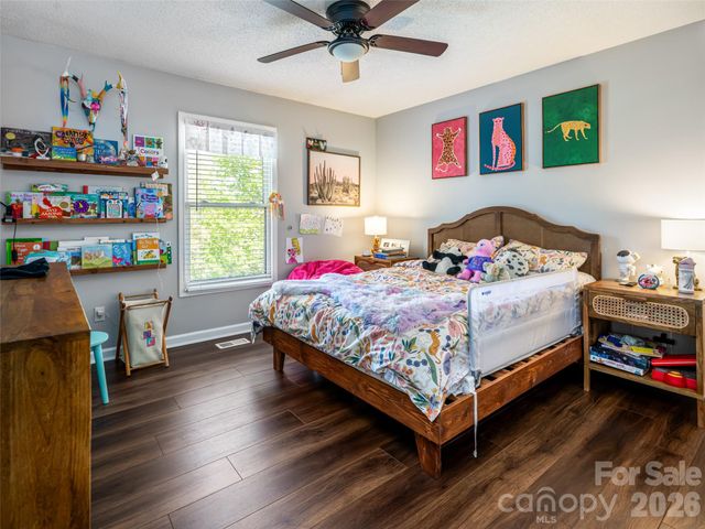 15 Tiffany Lane, Asheville, NC 28804