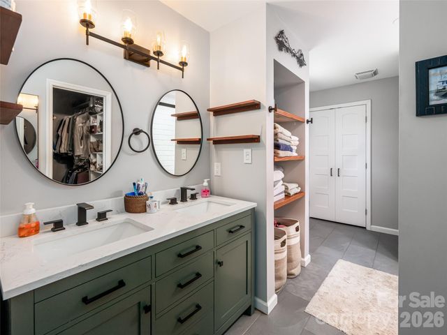 15 Tiffany Lane, Asheville, NC 28804
