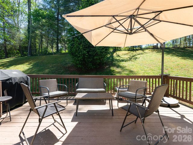 15 Tiffany Lane, Asheville, NC 28804